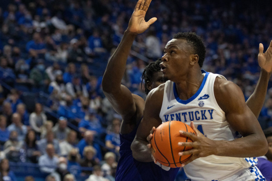 Kentucky+Wildcats+forward+Oscar+Tshiebwe+%2834%29+prepares+to+go+up+for+a+layup+during+the+University+of+Kentucky+vs.+High+Point+basketball+game+on+Friday%2C+Dec.+31%2C+2021%2C+at+Rupp+Arena+in+Lexington%2C+Kentucky.+Photo+by+Jackson+Dunavant+%7C+Staff