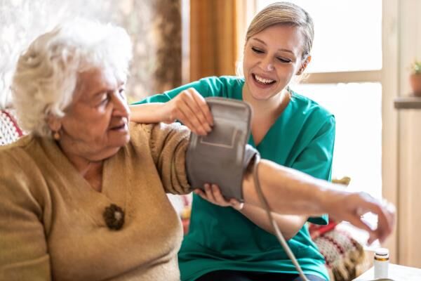 Graduating This Spring? Reasons to Consider a Home Healthcare Career
