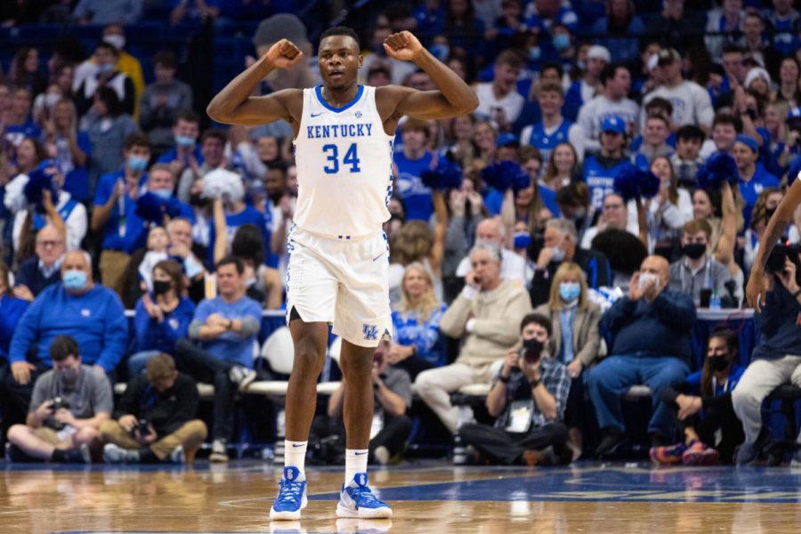 Kentucky+Wildcats+forward+Oscar+Tshiebwe+%2834%29+flexes+his+muscles+play+during+the+UK+vs.+Robert+Morris+basketball+game+on+Friday%2C+Nov.+12%2C+2021%2C+at+Rupp+Arena+in+Lexington%2C+Kentucky.+UK+won+100-60.+Photo+by+Michael+Clubb+%7C+Staff