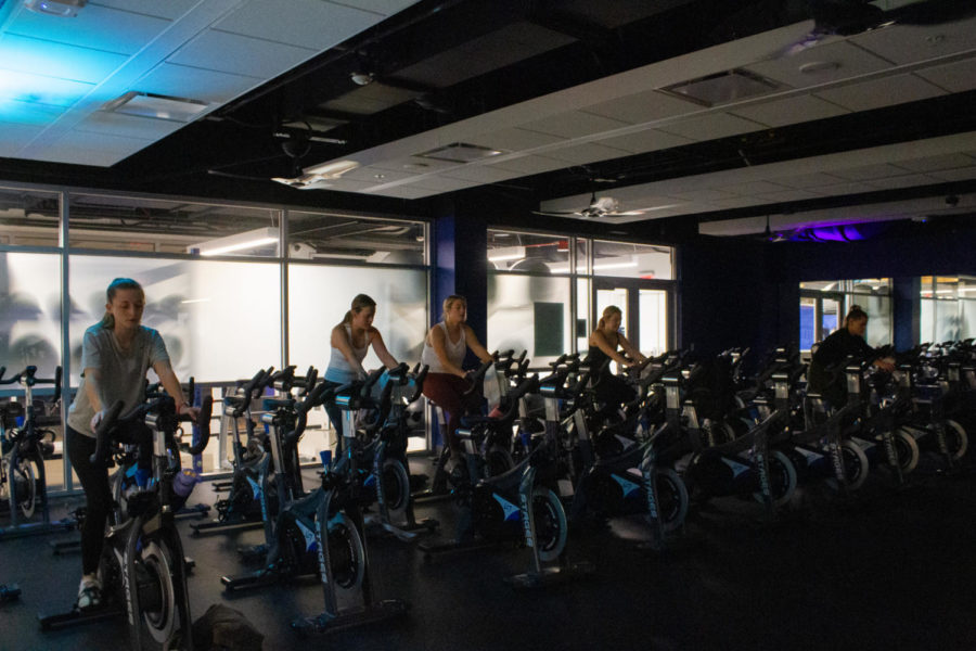 Students+attend+a+morning+cycling+class+at+7%3A30+a.m.+on+Monday%2C+Nov.+14%2C+2022%2C+at+Alumni+Gym+in+Lexington%2C+Kentucky.+Photo+by+Maria+Rauh+%7C+Staff