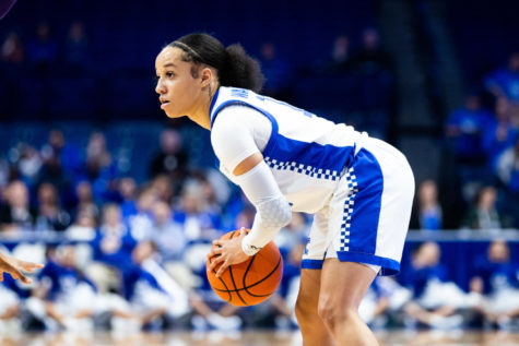 Kentucky Wildcats guard Jada Walker (11) prepares to pass the ball during the Kentucky vs. No. 7 LSU womens basketball game on Sunday, Jan. 8, 2023, at Rupp Arena in Lexington, Kentucky. UK lost 67-48. Photo by Isabel McSwain | Staff