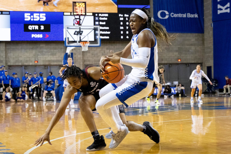 Kentucky Wildcats guard Robyn Benton (1) fights for the ball during the Kentucky vs. No. 1 South Carolina womens basketball game on Thursday, Jan. 12, 2023, at Memorial Coliseum in Lexington, Kentucky. South Carolina won 95-66. Photo by Olivia Hall | Staff