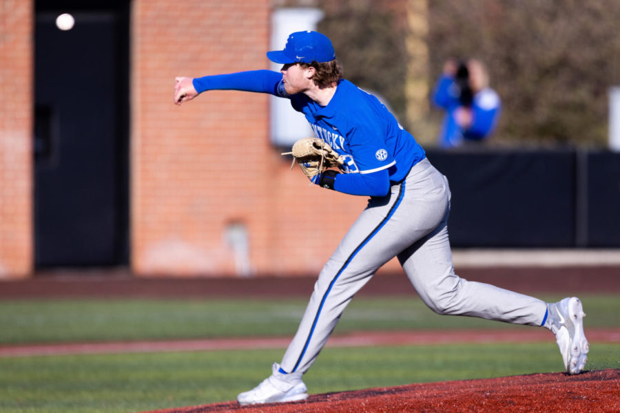 Kentucky Wildcats pitcher Travis Smith (33) pitches the ball during the No. 18 Kentucky vs. Western Kentucky baseball game on Tuesday, March 28, 2023, at Nick Denes Field in Bowling Green, Kentucky. Kentucky won 10-8. Photo by Jack Weaver | Staff