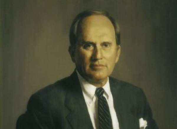Gov. Brereton C. Jones. Portrait provided by nga.org.