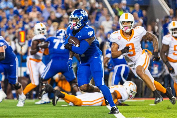 Kentucky Wildcats running back Ray Davis (1) runs the ball down the field during the Kentucky vs. No. 21 Tennessee football game on Saturday, Oct. 28, 2023, at Kroger Field in Lexington, Kentucky. Photo by Isaiah Pinto | Staff