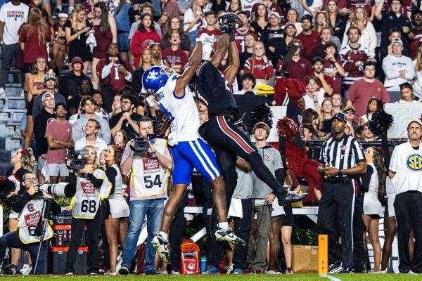 Kentucky tight end Izayah Cummings (8) goes up for a pass that was intercepted during the Kentucky vs. South Carolina football game on Saturday, Nov. 18, 2023, at Williams-Brice Stadium in Columbia, South Carolina. Photo by Isaiah Pinto | Staff