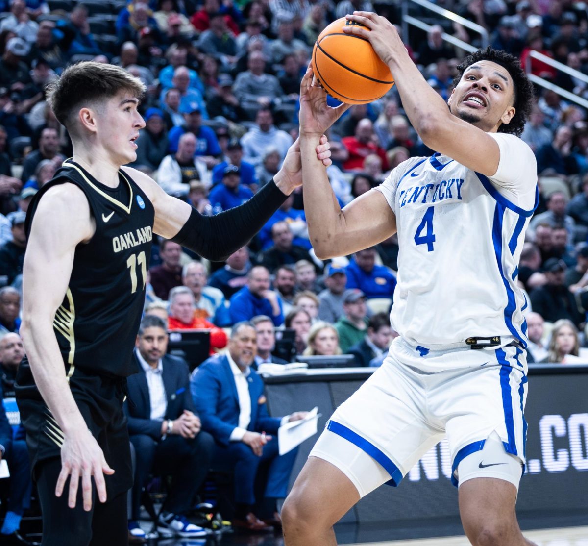 Kentucky forward Tre Mitchell (4) is fouled during the No. 3 Kentucky vs. No. 14 Oakland mens basketball game in the first round of the NCAA Tournament on Thursday, March 21, 2024, at the PPG Paints Arena in Pittsburgh, Pennsylvania. Kentucky lost 80-76. Photo by Samuel Colmar | Staff