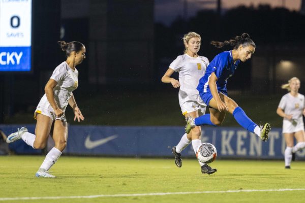 Kentucky Midfielder/Forward Maddie Kemp looks to pass to an open teammate on Sunday, Aug. 18, 2024, at Wendell and Vickie Bell Soccer Complex in Lexington, Kentucky. Kentucky defeated Morehead State 2-0.  Photo by Matthew Mueller | Photo Editor  