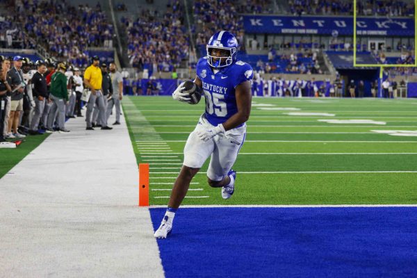 Kentucky tight end Josh Anderson scores during the Kentucky vs Southern Miss football game on Saturday, Aug. 31, 2024, at Kroger Field in Lexington, Kentucky. Kentucky won 31-0. Photo by Sydney Yonker | Staff