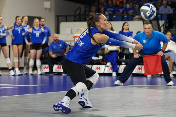 Kentucky libero Eleanor Beavin passes the ball during the Kentucky vs. Louisville volleyball game on Wednesday, Sept. 18, 2024, at Memorial Coliseum in Lexington, Kentucky. Kentucky lost 3-1. Photo by Sydney Yonker | Staff
