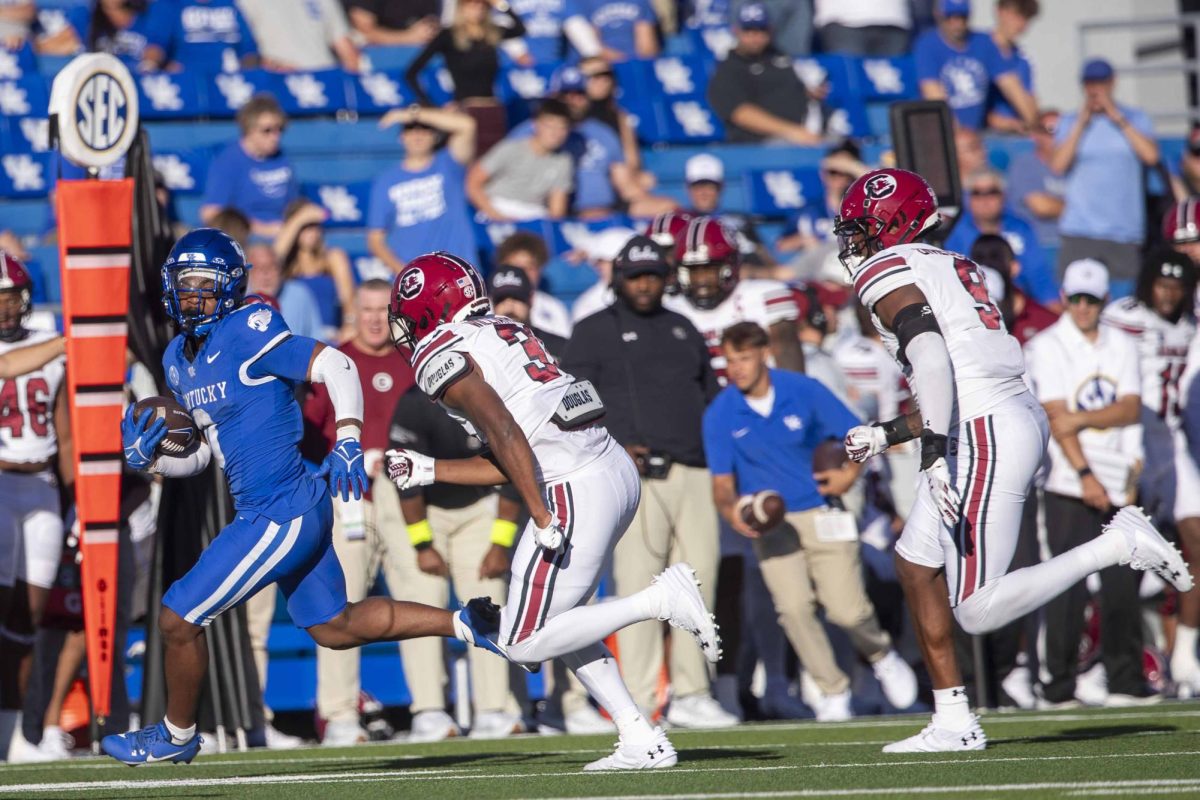 Kentucky Wildcats running back Demie Sumo-Karngbaye (0) runs past defenders during the game between Kentucky and South Carolina. Kentucky lost to South Carolina 31-6. Saturday, Sept. 7, 2024, at Kroger Field in Lexington, Kentucky. Photo by Matthew Mueller | Photo Editor