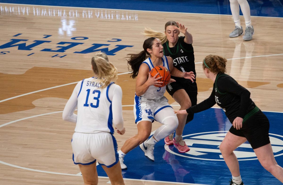 Kentucky guard Georgia Amoore (3) drives the ball into the paint during the Kentucky vs USC Upstate women’s basketball game on Monday, Nov. 4, 2024, at Historic Memorial Coliseum in Lexington, Kentucky. Photo by Greysun Niehaus | Staff