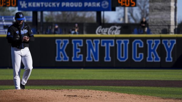 Kentucky pitcher Nic McCay (5) prepares to walk onto the mound during the baseball game vs. Hofstra on Friday, Feb. 28, 2025, at Kentucky Proud Park in Lexington, Kentucky. Kentucky won 7-5. Photo by Matthew Mueller | Photo Editor