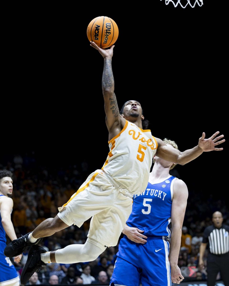 Tennessee Volunteers guard Zakai Zeigler attempts a lay-up during the NCAA men’s basketball tournament Sweet Sixteen vs. the Tennessee Volunteers on Friday, March, 28, 2025, at Lucas Oil Stadium in Indianapolis, Indiana. Tennessee won the game 78-65. Photo by Matthew Mueller | Photo Editor