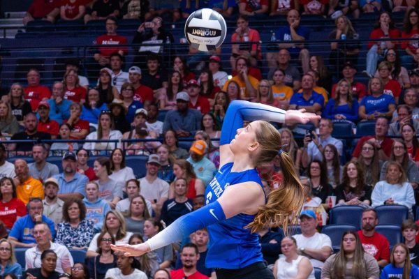Kentucky Wildcats setter Kassie O’Brien (6) serves the ball during the volleyball game vs. Nebraska on Sunday, Aug. 31, 2025, at Bridgestone Arena in Nashville, Tennessee. Nebraska won 3-2. Photo by Kenzie Cummings | Staff