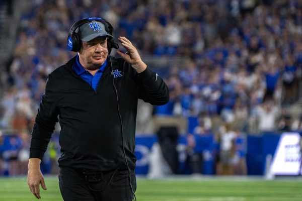 Kentucky Wildcats head coach Mark Stoops calls a timeout during the football game against Texas on Saturday, Oct. 18, 2025, at Kroger Field in Lexington, Ky. Texas won 16-13. Photo by Will Luckett | Staff
