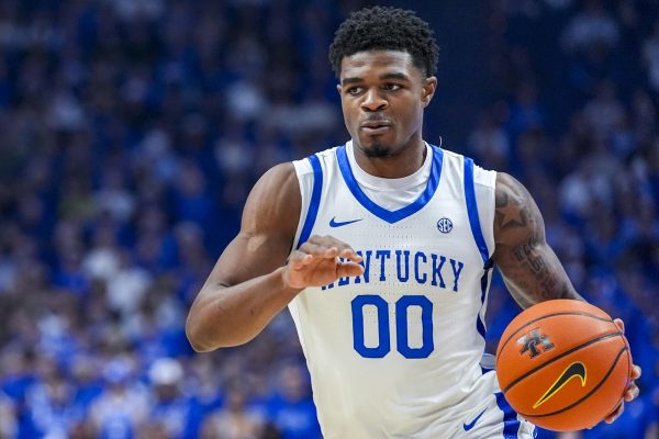 Kentucky Wildcats guard Otega Oweh (00) dribbles toward the basket during the men’s basketball game against Valparaiso on Friday, Nov. 7, 2025, at Rupp Arena in Lexington, Ky. Kentucky won 107-59. Photo by Christian Kantosky | Photo Editor