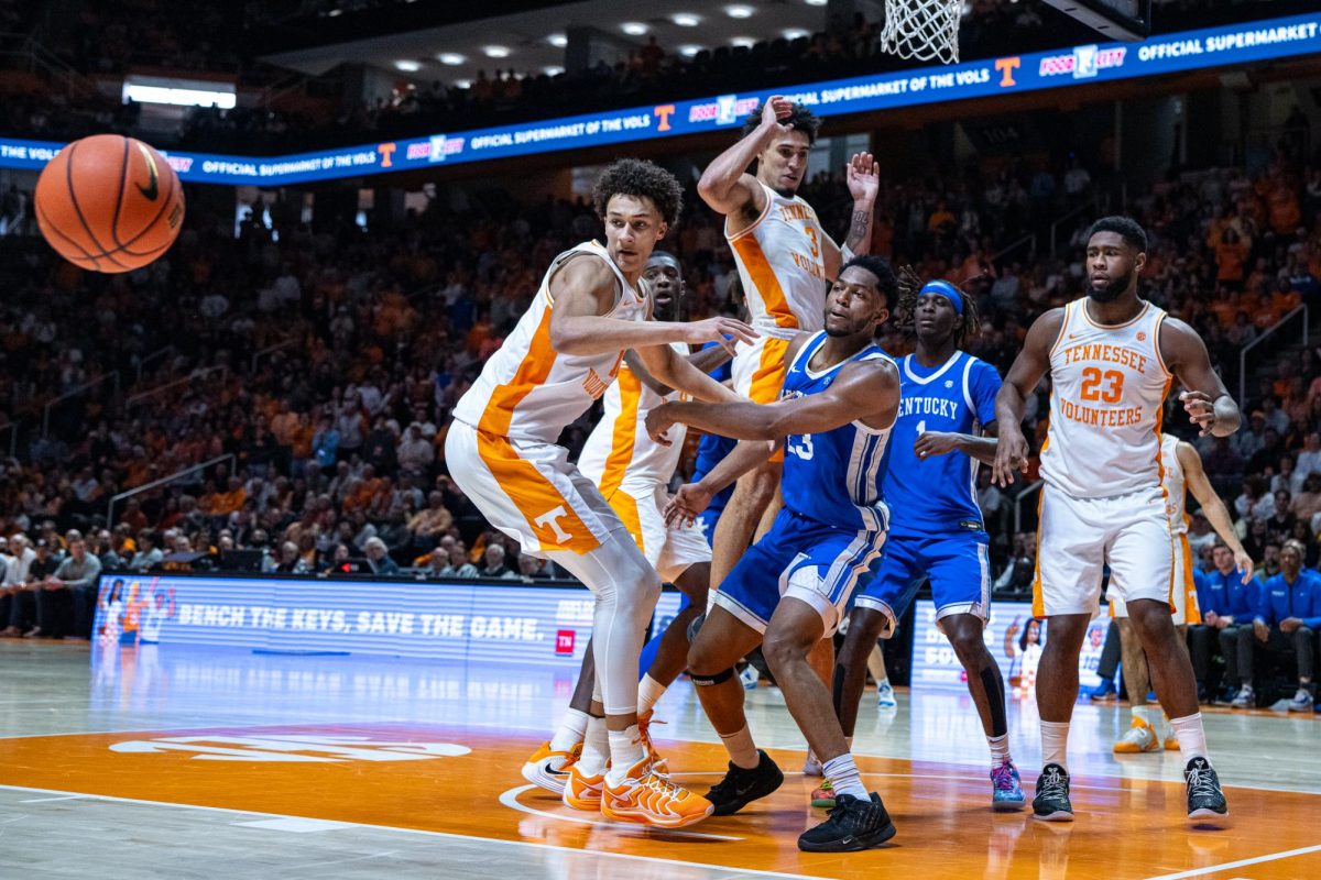 Kentucky Wildcats forward Mouhamed Dioubate kicks the ball out to an open teammate during the basketball game against Tennessee on Saturday, Jan. 17, 2026, at Thompson-Boling Arena in Knoxville, Tn. Kentucky won 80-78. Photo by Will Luckett | Photo Manager
