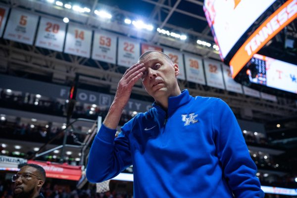 Kentucky Wildcats head coach Mark Pope walks back to the locker room after the basketball game against Tennessee on Saturday, Jan. 17, 2026, at Thompson-Boling Arena in Knoxville, Tn. Kentucky won 80-78. Photo by Will Luckett | Photo Manager
