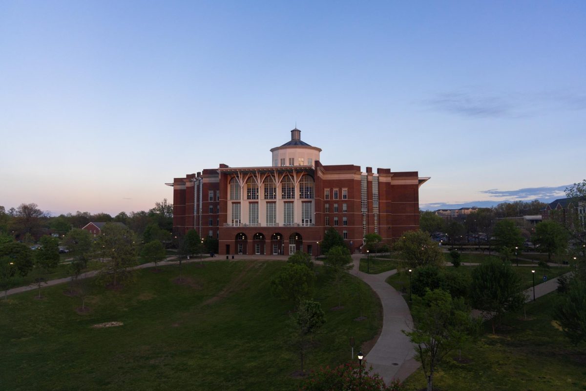 The sun sets at William T. Young Library on Monday, April 13, 2026, in Lexington, Ky. Photo by Brooke Johnson | Kentucky Kernel